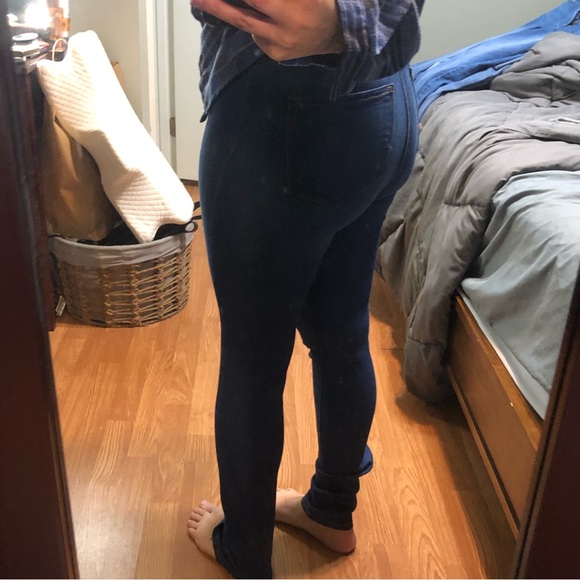Like new! Stretchy butt lifting skinny high waisted jeans - Picture 3 of 6